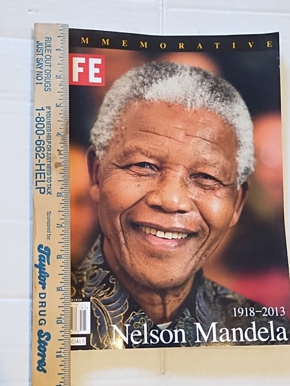 Life Commemorative Nelson Mandela Magazine - Black & White Cover - Picture 2 of 6